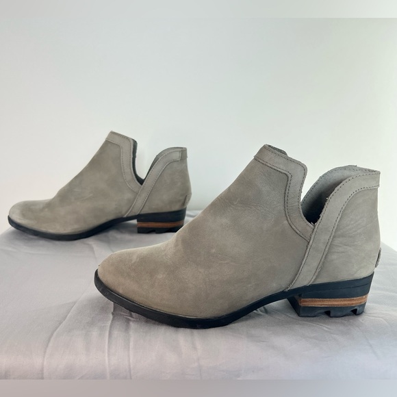Sorel Lolla Cut-Out Ankle Bootie - Picture 3 of 14